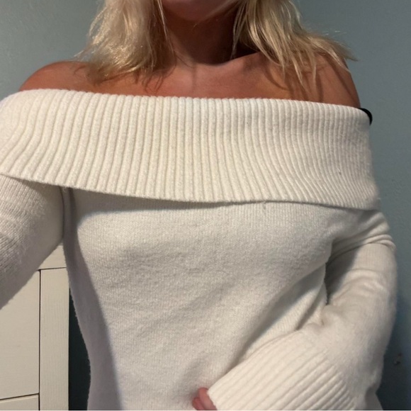 Off The Shoulder Sweater Dress - Picture 3 of 4